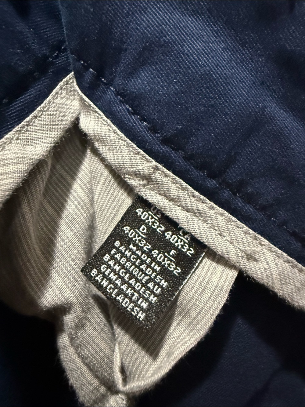 38. Saks Fifth Avenue Deep Navy Men's Chinos 40/32 - Picture 6 of 7